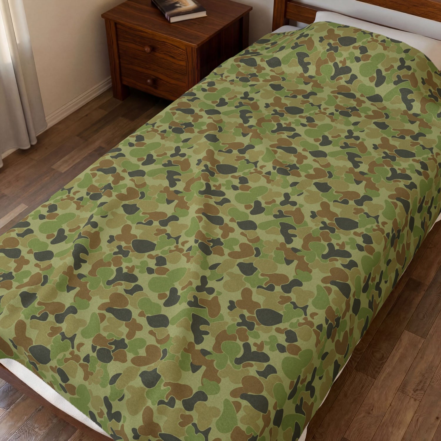Camo Velveteen Plush Blanket — Soft Military Green Camouflage Throw