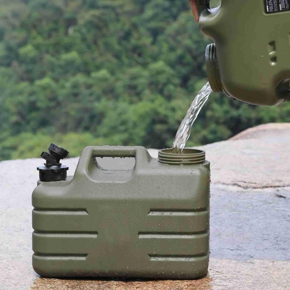 18L Portable Water Jerry Can – image 8