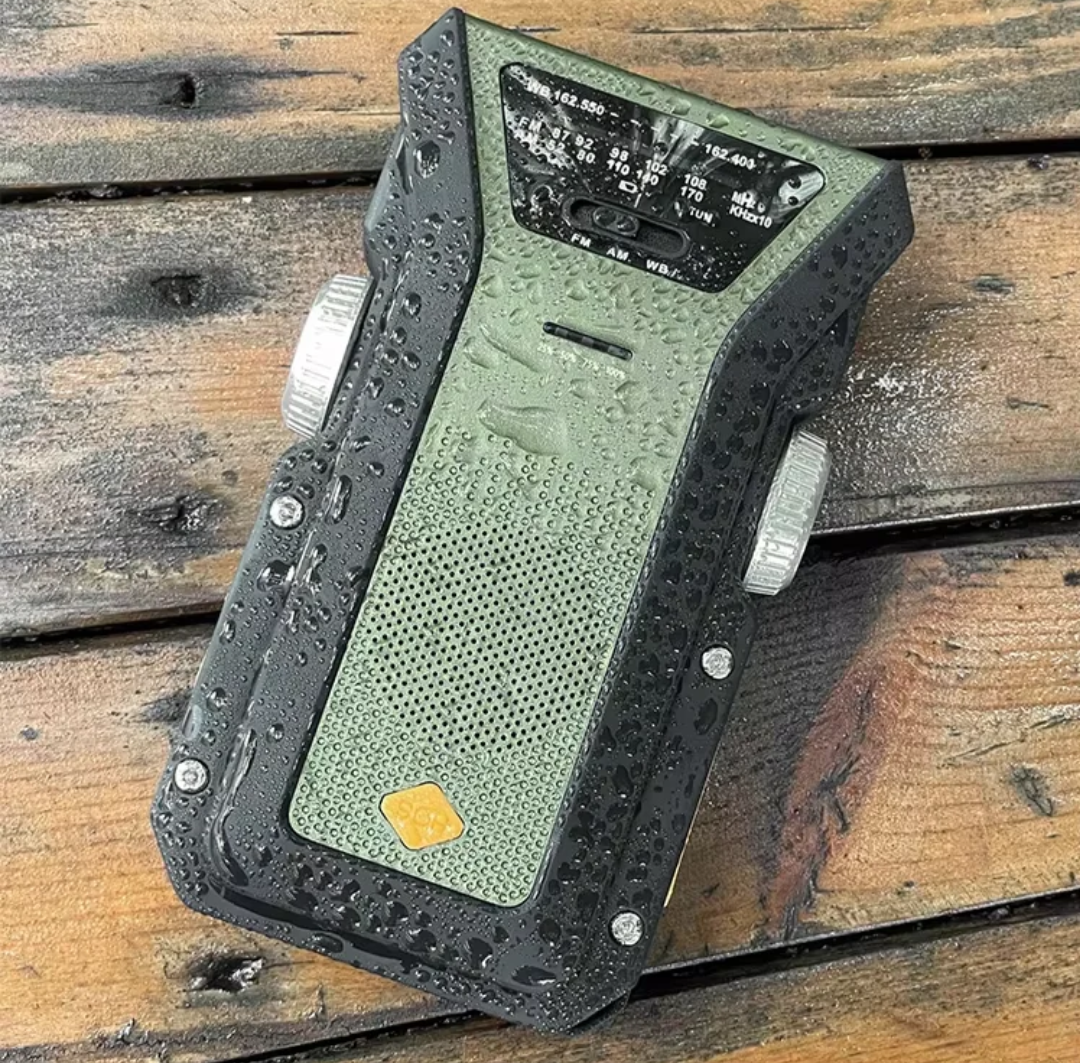 Solar Crank Radio – 4000mAh Power Bank & Emergency lighting - PrepPro Australia